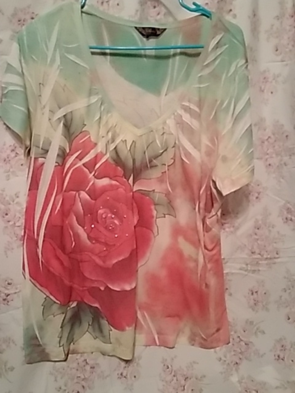 Women’s Floral Print V-Neck Top - Red Rose